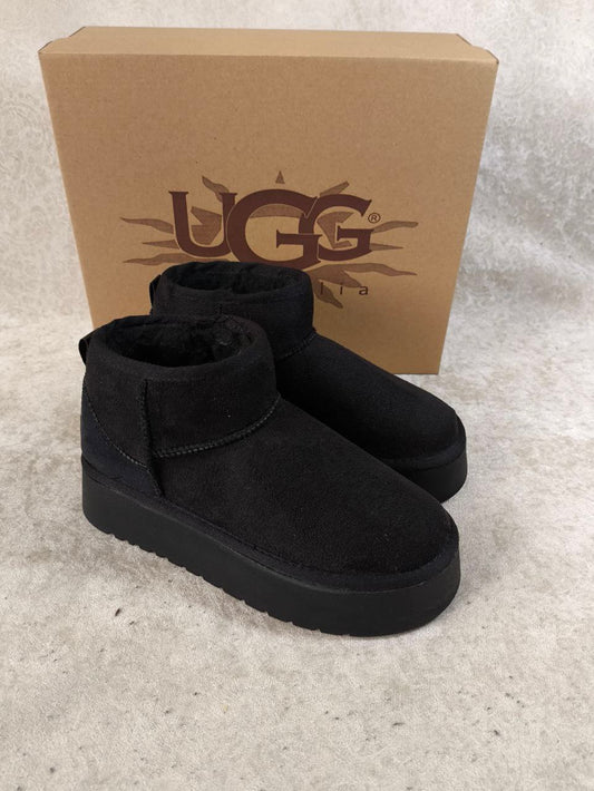 UGG Ultramini Platform Siyah Renk/Çorap Hediyeli